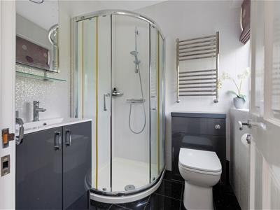 En-Suite Shower